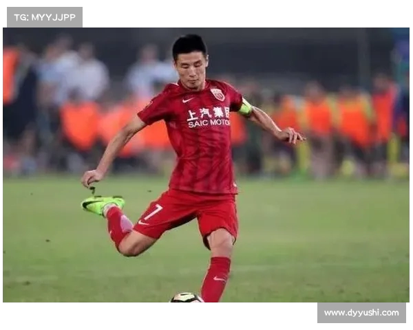 傅欢精准助攻武磊破门,却因越位判定进球无效(傅欢怼球迷) 傅欢精准助攻武磊破门,却因越位判定进球无效(傅欢怼球迷)